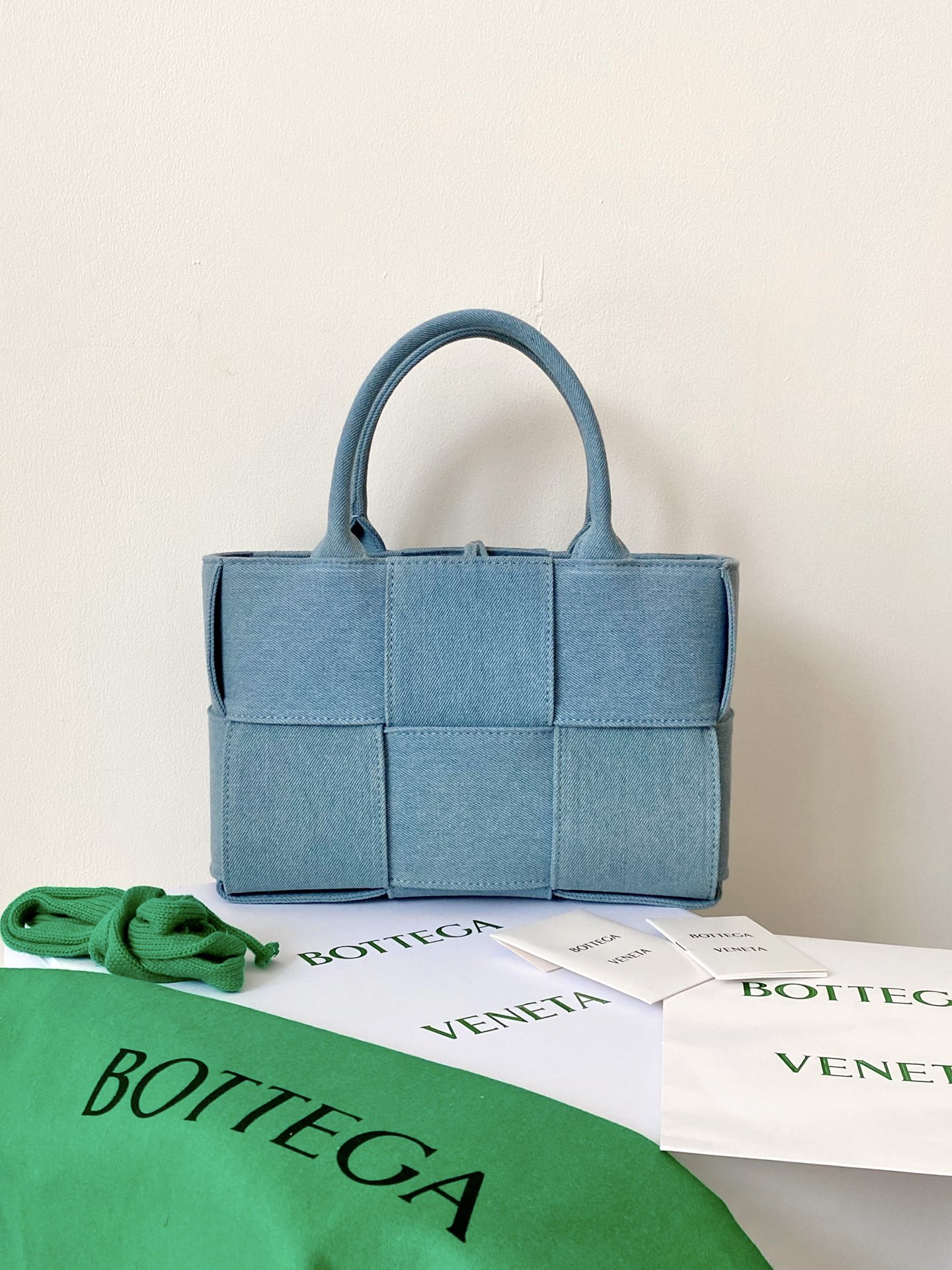 B0tt*ga Ven*ta Mini Arco Tote Bag Blue For Women‎ 9.8in/25cm