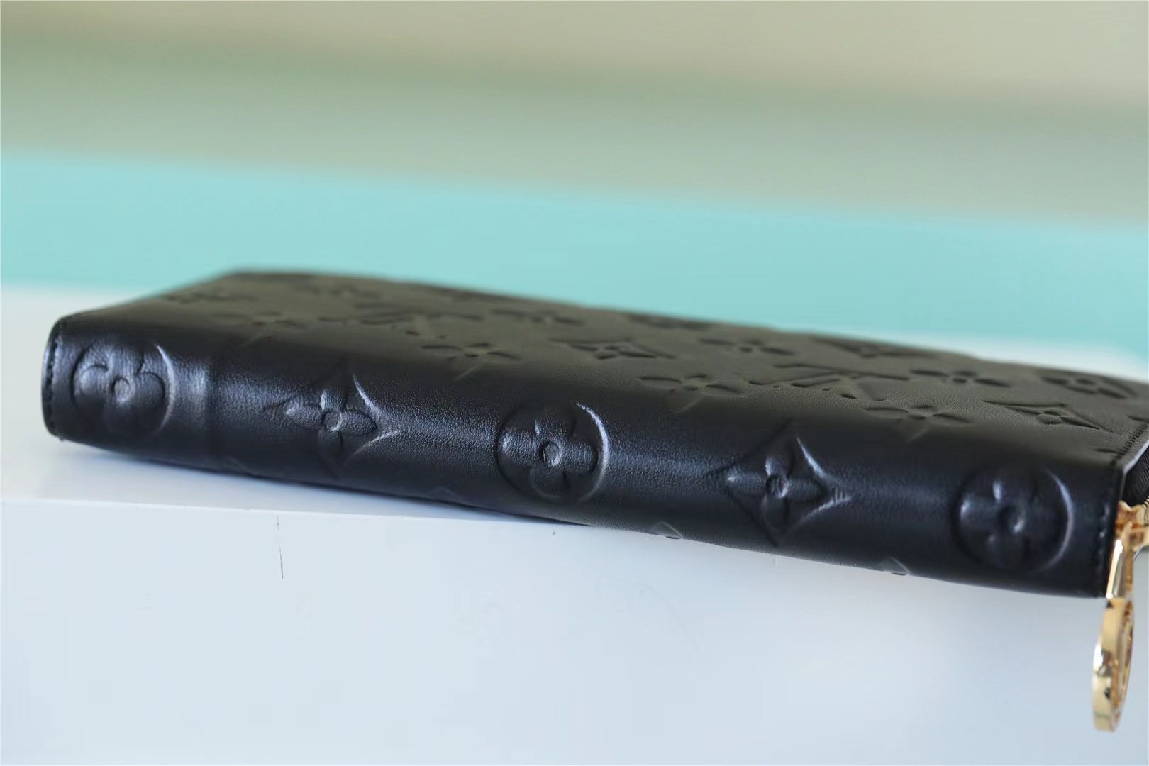 L0vis Vvtt0n Zippy Wallet Monogram Embossed Black For Women 8.1in/20cm M81510