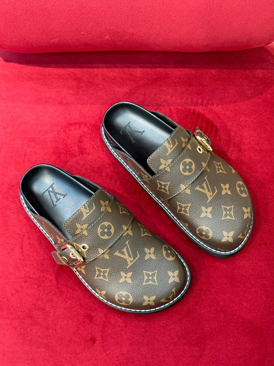 L0vis Vvtt0n LV Easy Mule Monogram Canvas Brown For Men