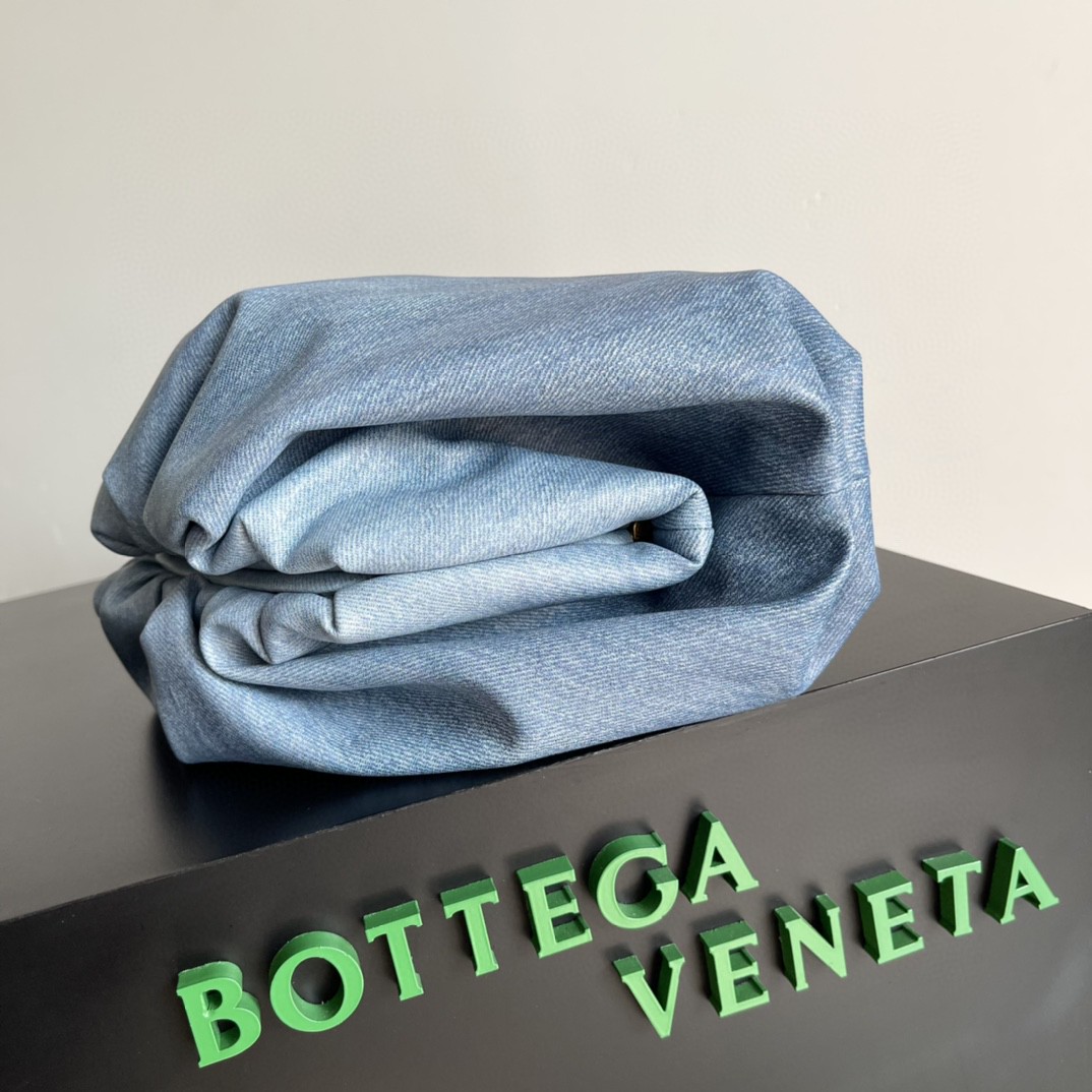 B0tt*ga Ven*ta Teen Pouch Blue For Women 12.2in/31cm