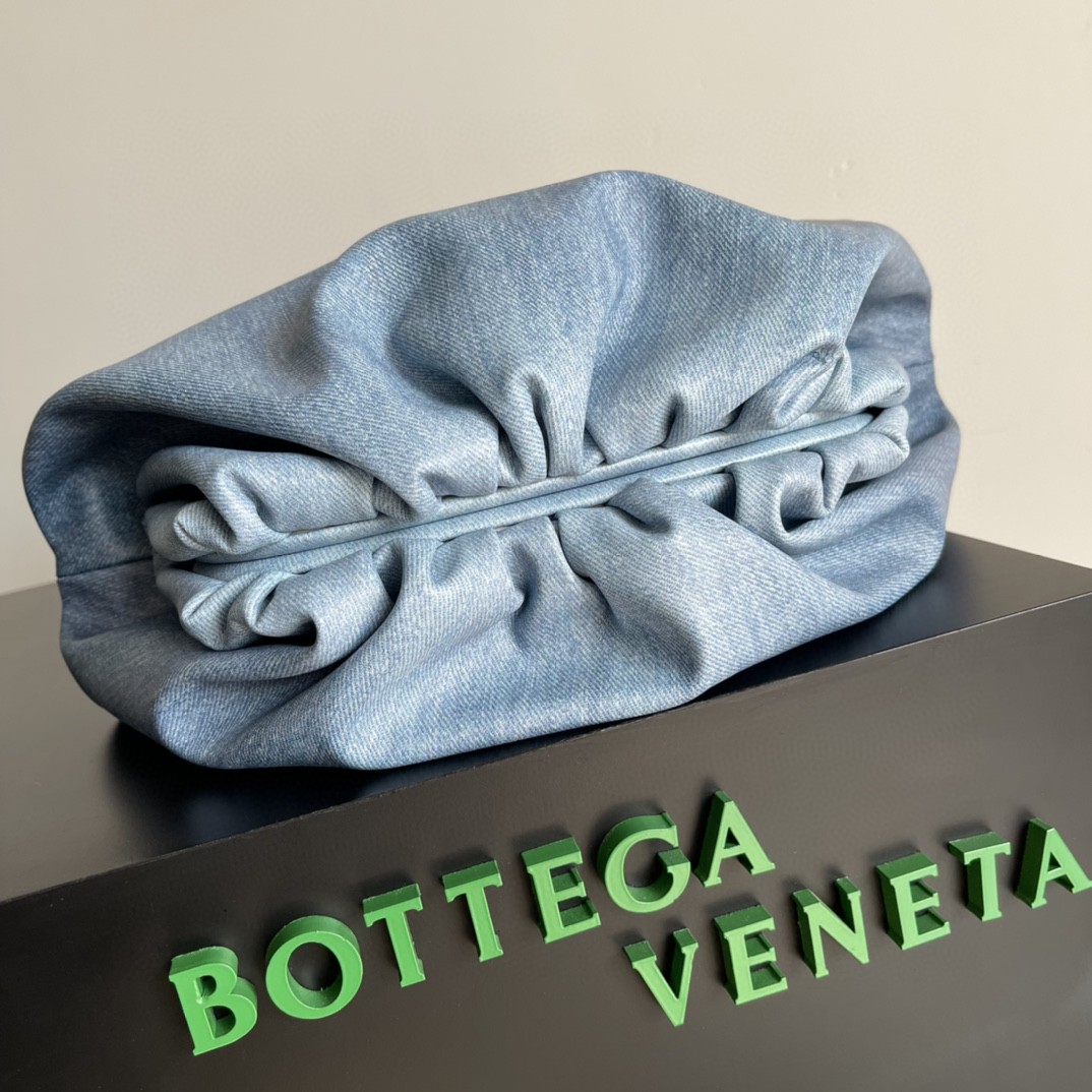 B0tt*ga Ven*ta Teen Pouch Blue For Women 12.2in/31cm