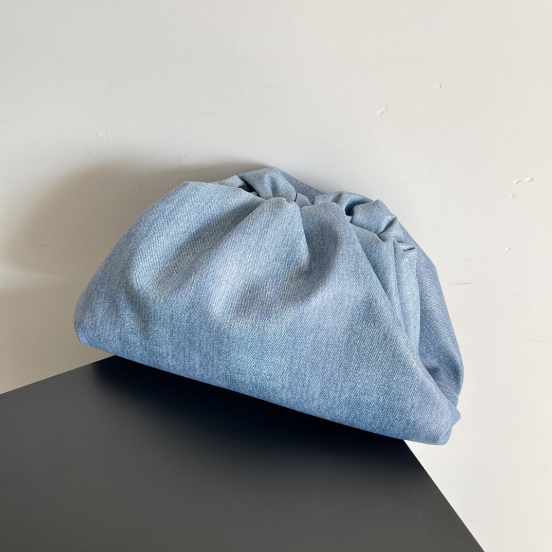 B0tt*ga Ven*ta Teen Pouch Blue For Women 12.2in/31cm