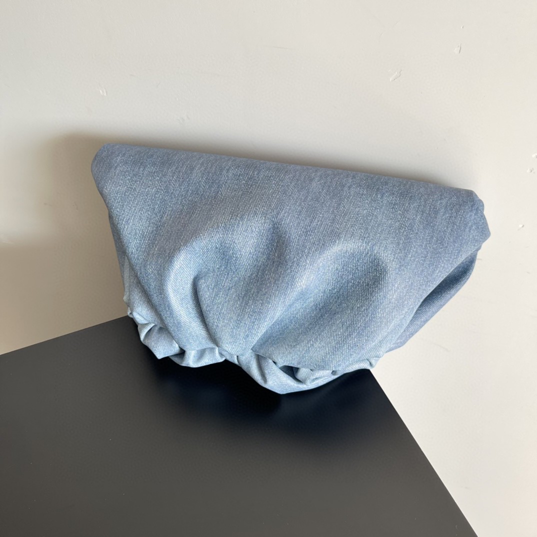 B0tt*ga Ven*ta Teen Pouch Blue For Women 12.2in/31cm