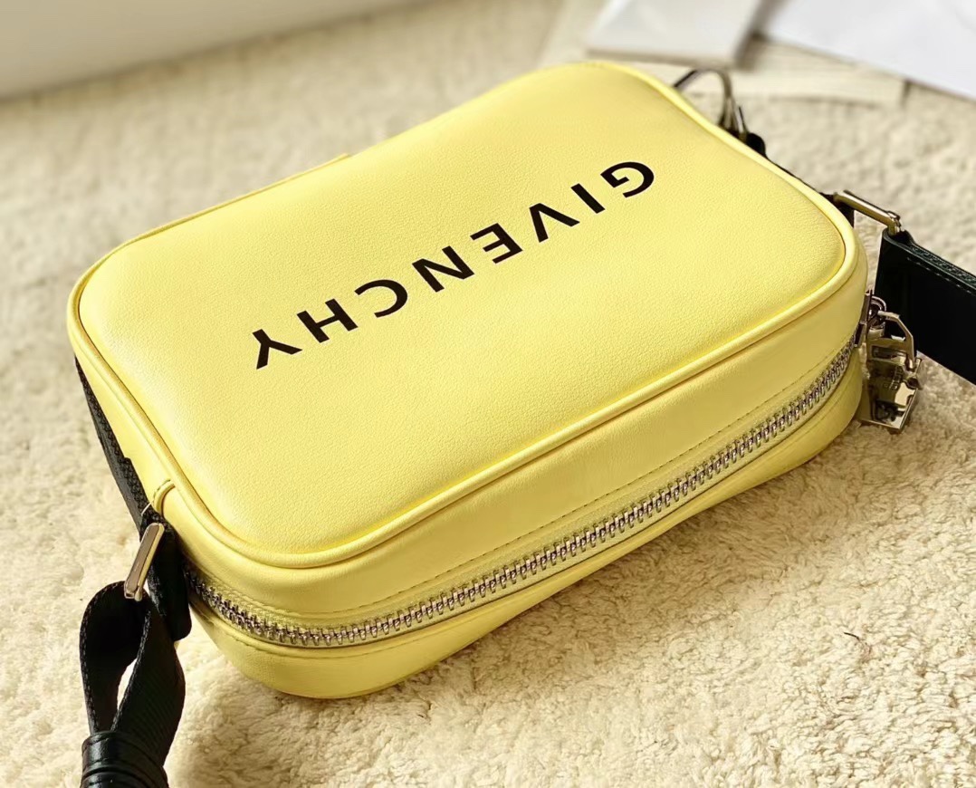 Givenchy Camera Bag Blue/Black/Yellow For Women 7.75in/19.7cm GIV158073