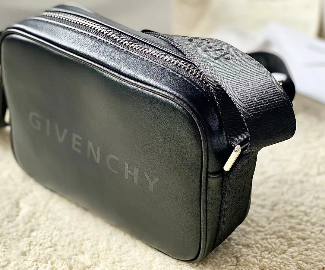 Givenchy Camera Bag Blue/Black/Yellow For Women 7.75in/19.7cm GIV158073