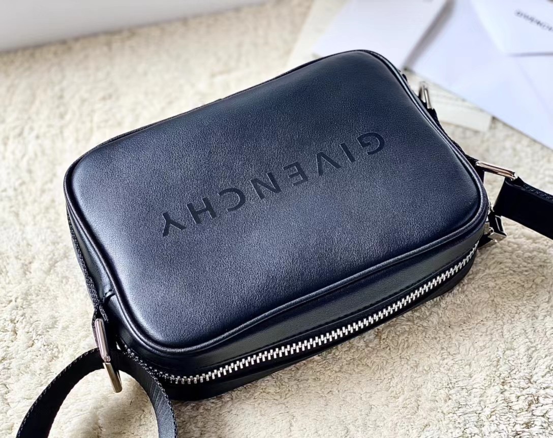 Givenchy Camera Bag Blue/Black/Yellow For Women 7.75in/19.7cm GIV158073