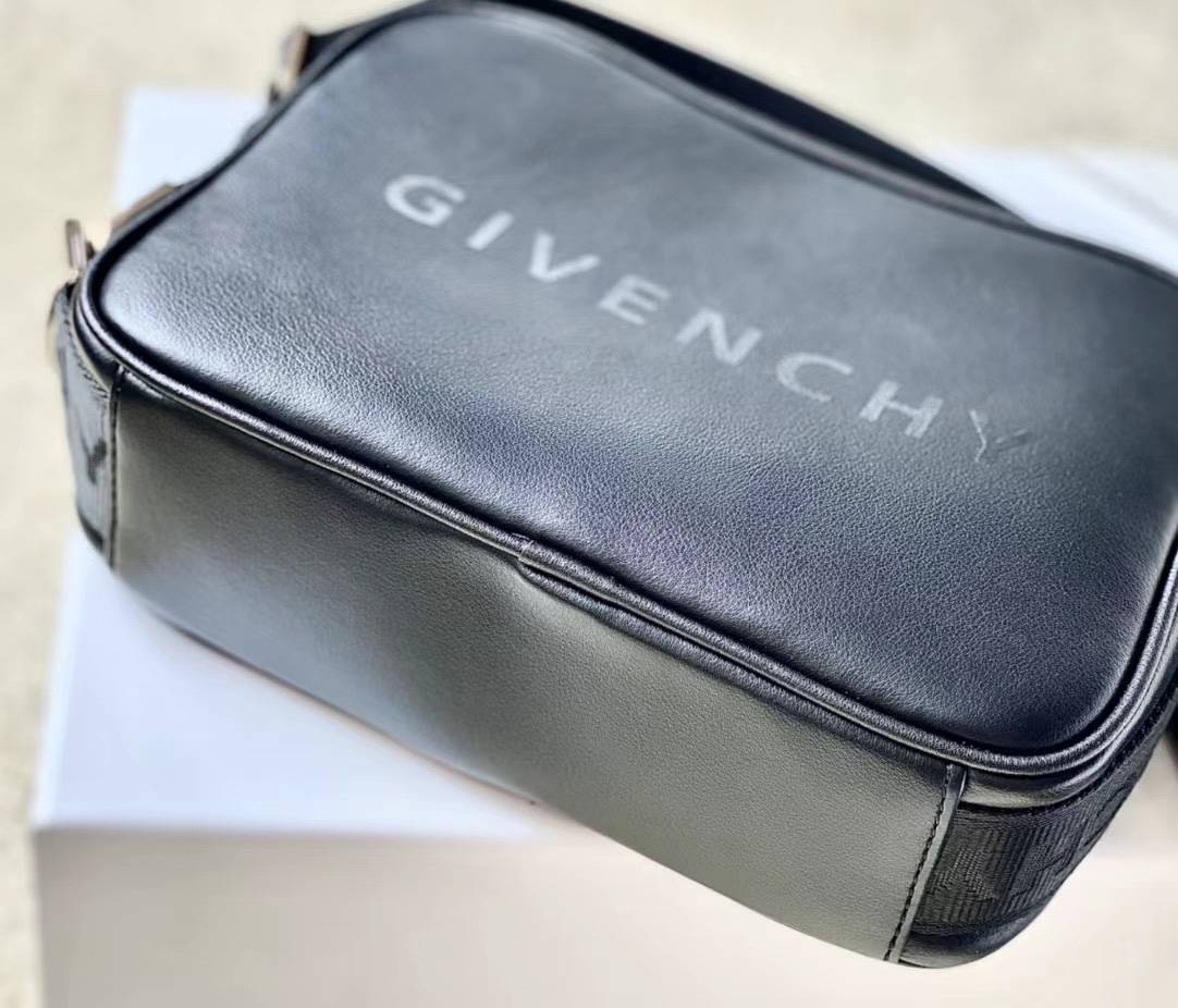 Givenchy Camera Bag Blue/Black/Yellow For Women 7.75in/19.7cm GIV158073