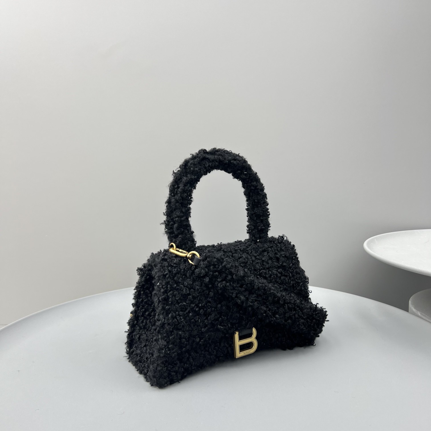 Ba1en*iaga Furry Hourglass Small Handbag Black/Grey/Pink For Women‎ 9.4in/23.8cm 676365210FU1000
