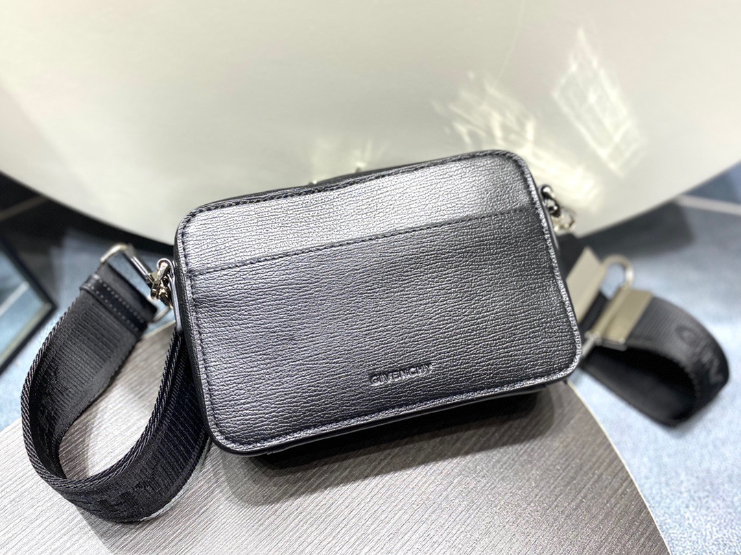 Givenchy Antigona Grained Camera Bag Black For Women‎ 7.3in/18.5cm
