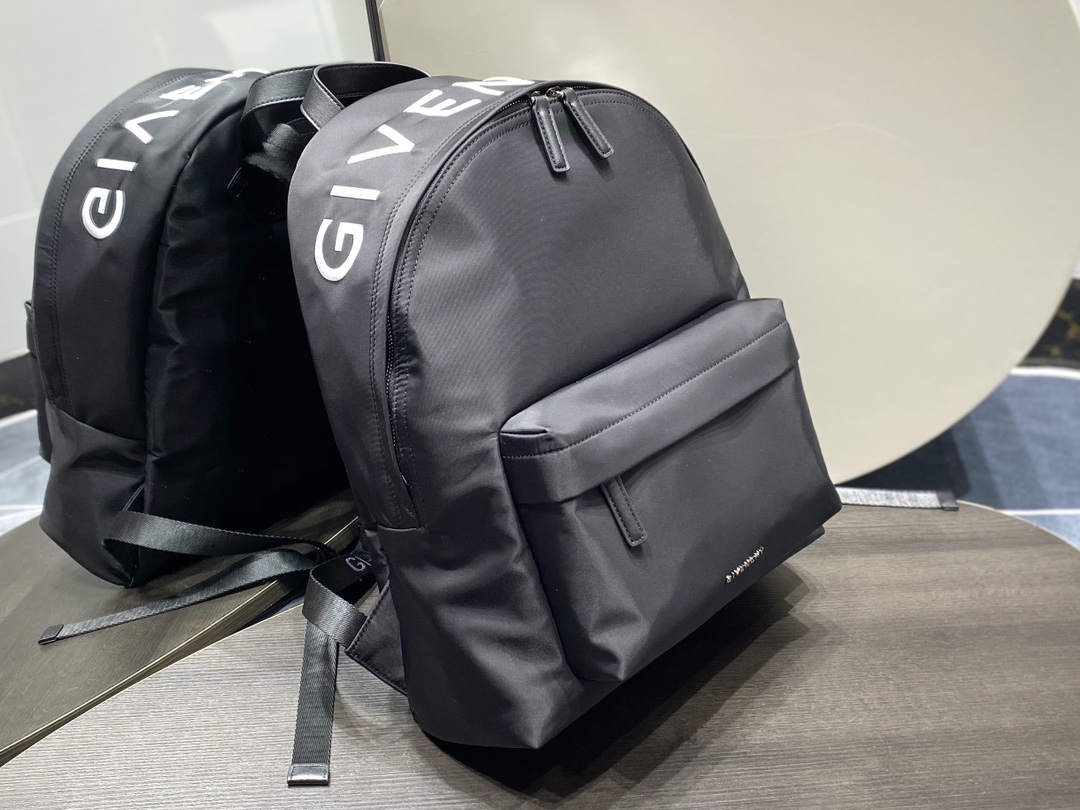 Givenchy Essentiel U Backpack Black For Women 16.9in/43cm BK508HK1F5-001
