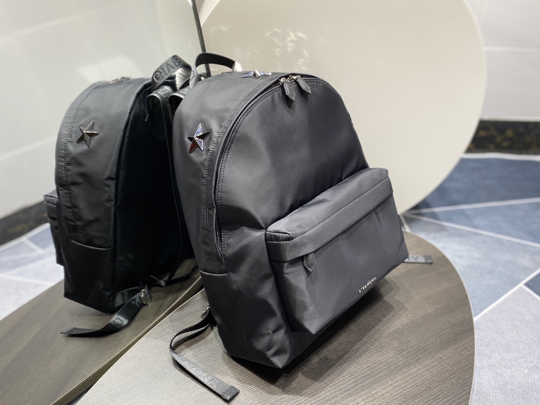 Givenchy Essentiel U Backpack Black For Women‎ 16.9in/43cm