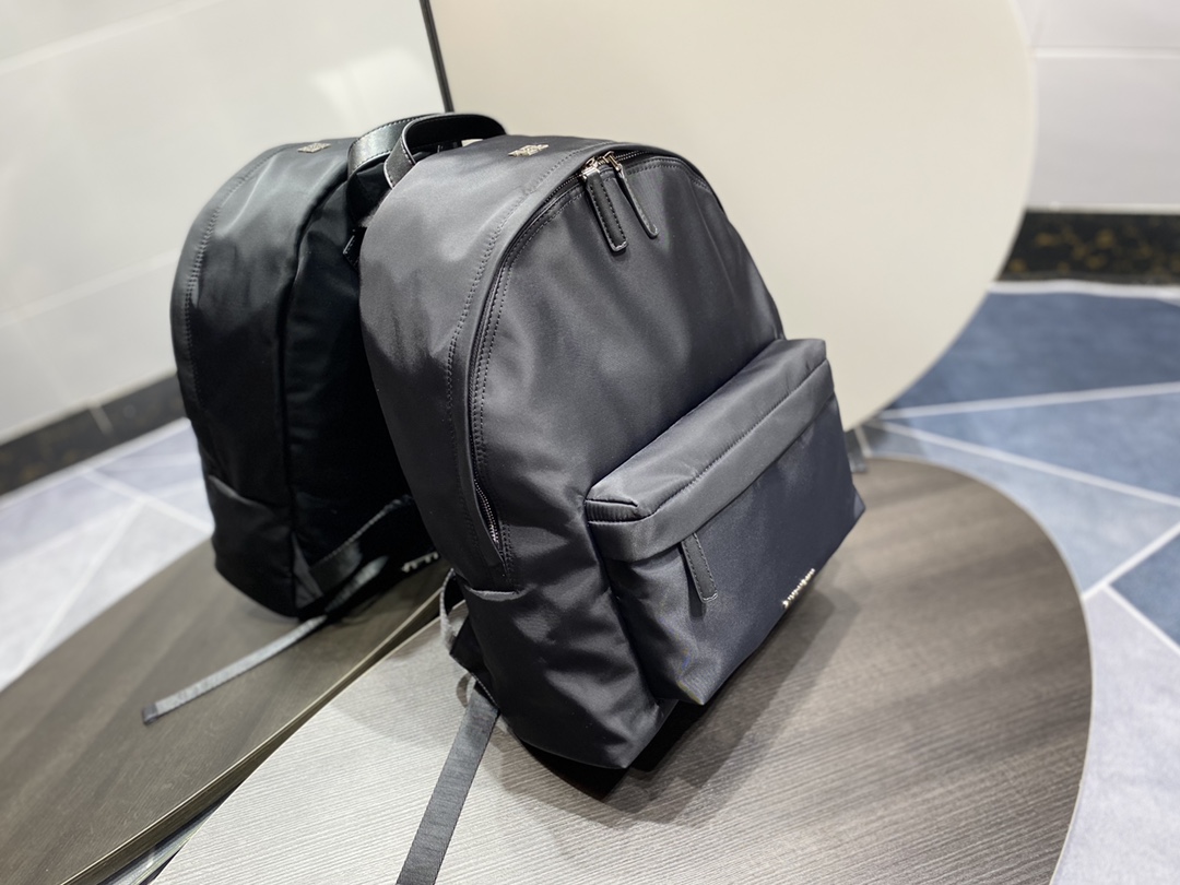 Givenchy Essentiel U Backpack Black For Women 16.9in/43cm BK508HK17N-001