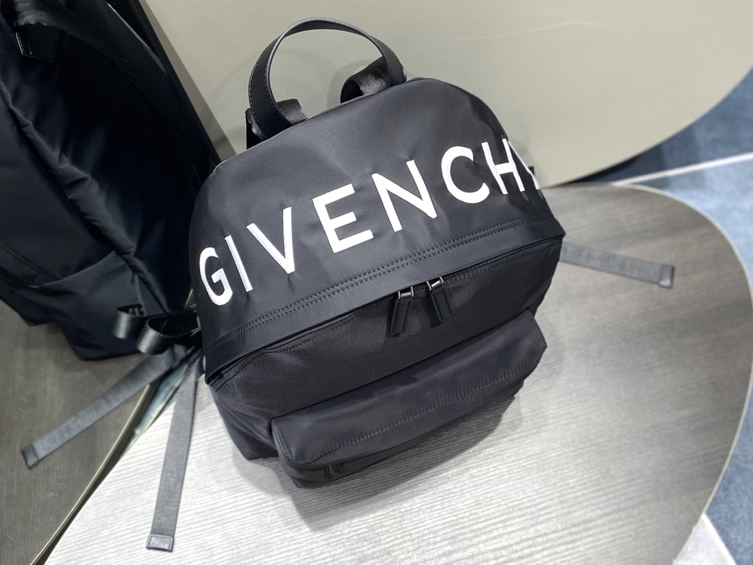 Givenchy Essentiel U Backpack Black For Women 16.9in/43cm BK508HK1F5-001