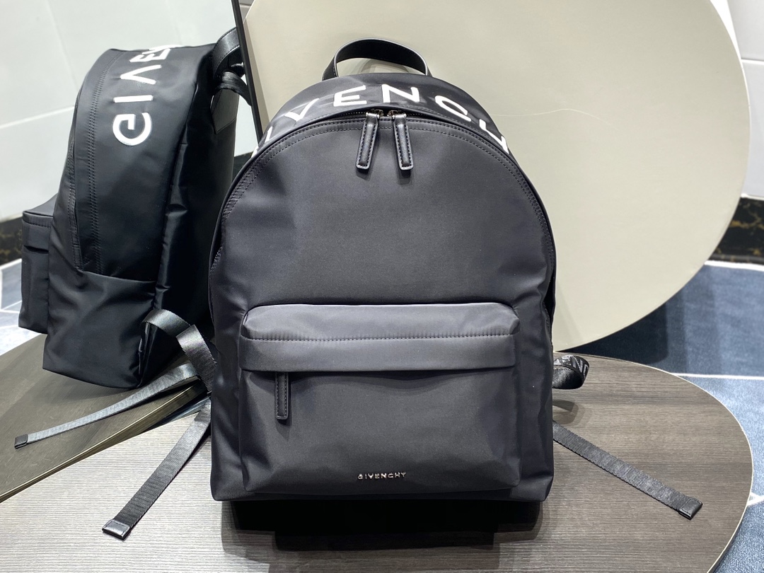 Givenchy Essentiel U Backpack Black For Women 16.9in/43cm BK508HK1F5-001