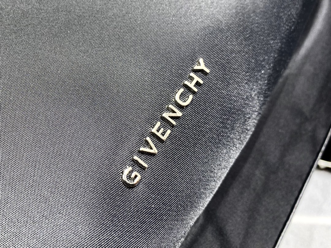 Givenchy Essentiel U Backpack Black For Women 16.9in/43cm BK508HK17N-001
