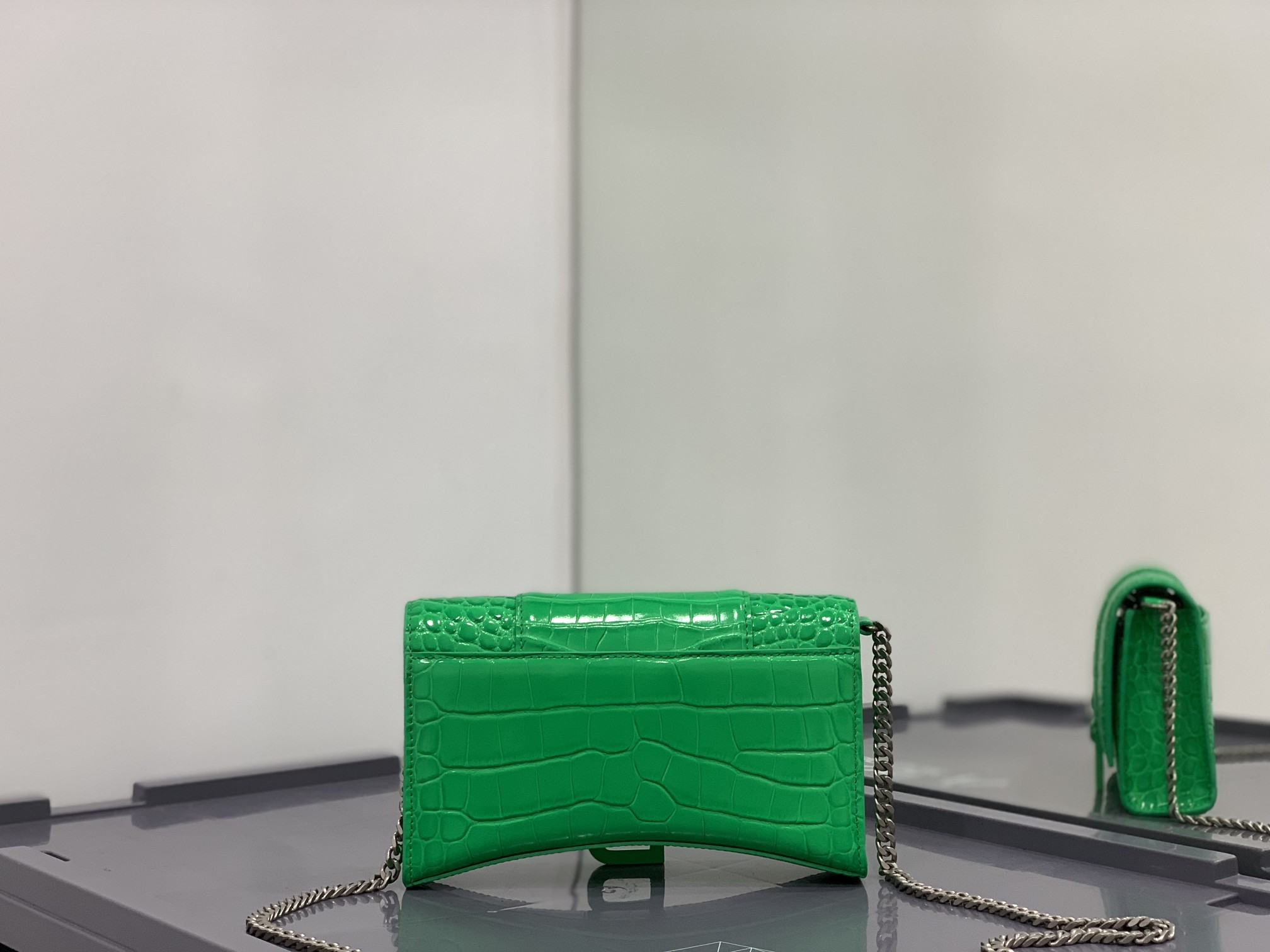 Ba1en*iaga Hourglass Wallet Silver/Grey/Gold/Green/Black For Women 7.6in/19cm 6560502UDF71000