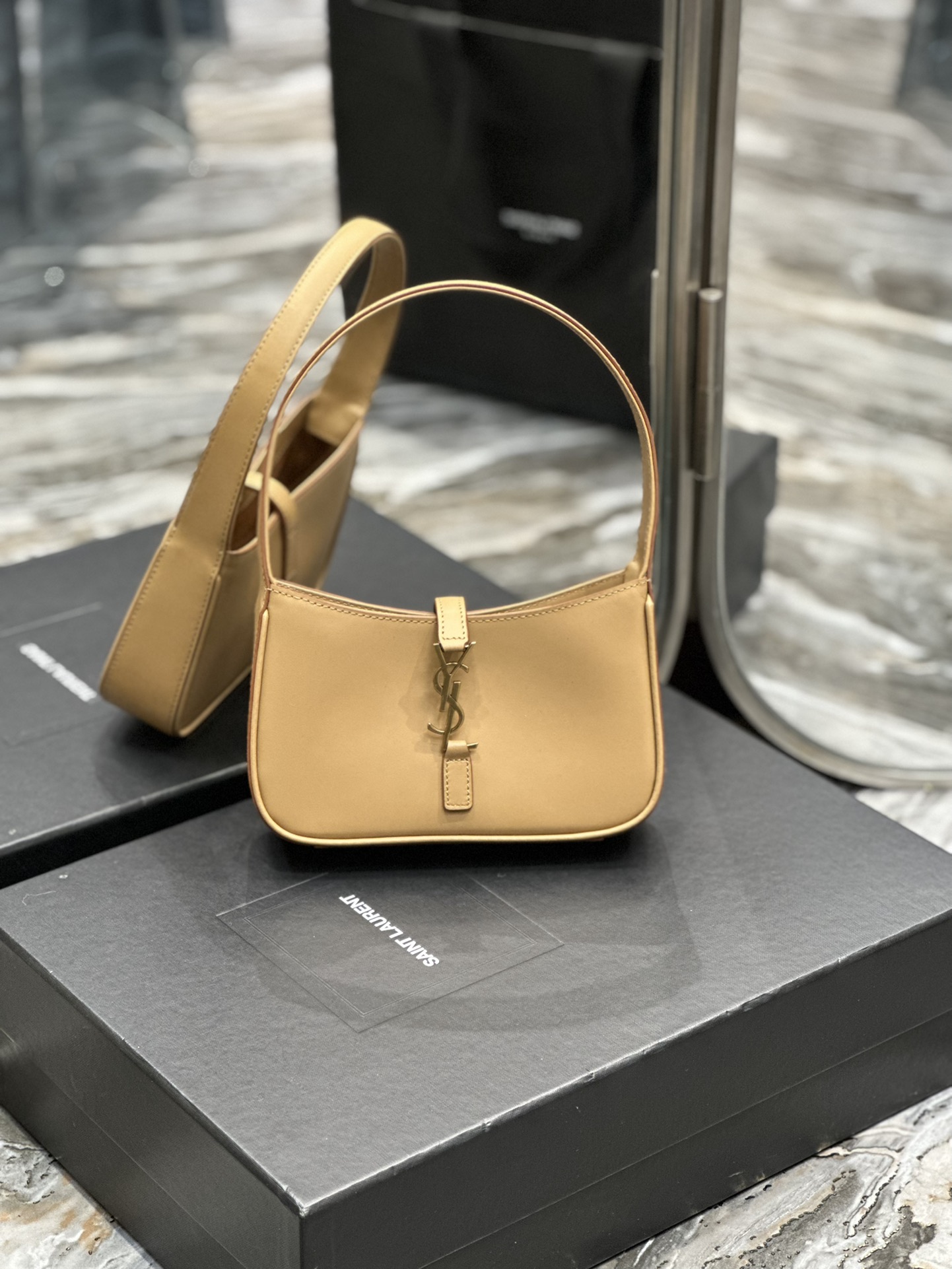 Sa1nt Lau*nt Le 5 A 7 Mini Black/Brown For Women 7.5in/19cm 7103182R20W1000