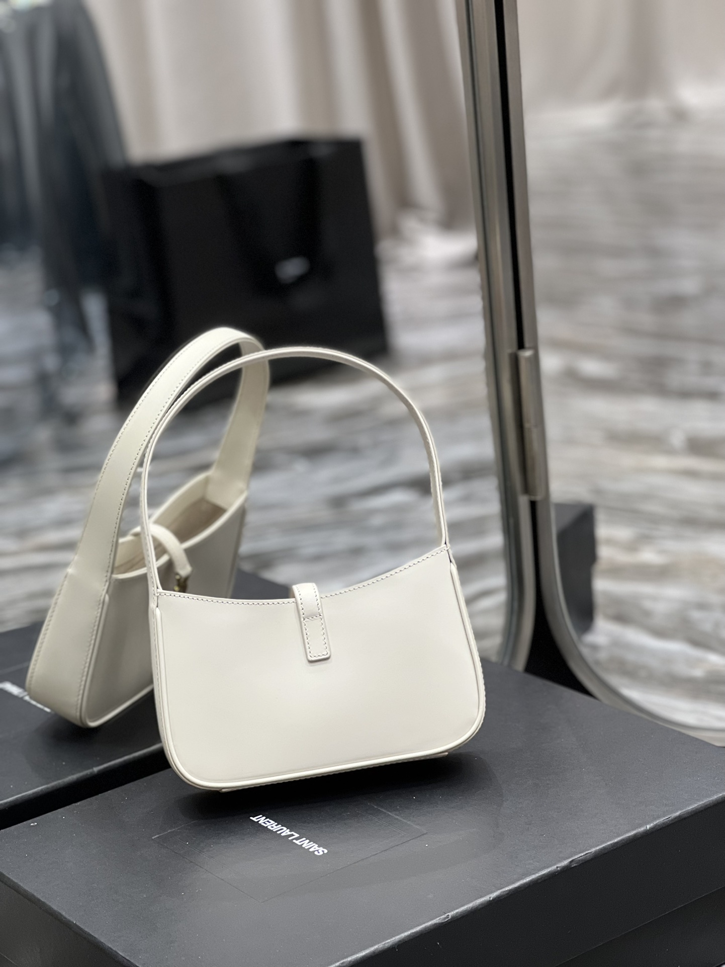 Sa1nt Lau*nt Le 5 A 7 Mini White For Women 7.5in/19cm 7103182R20W9207