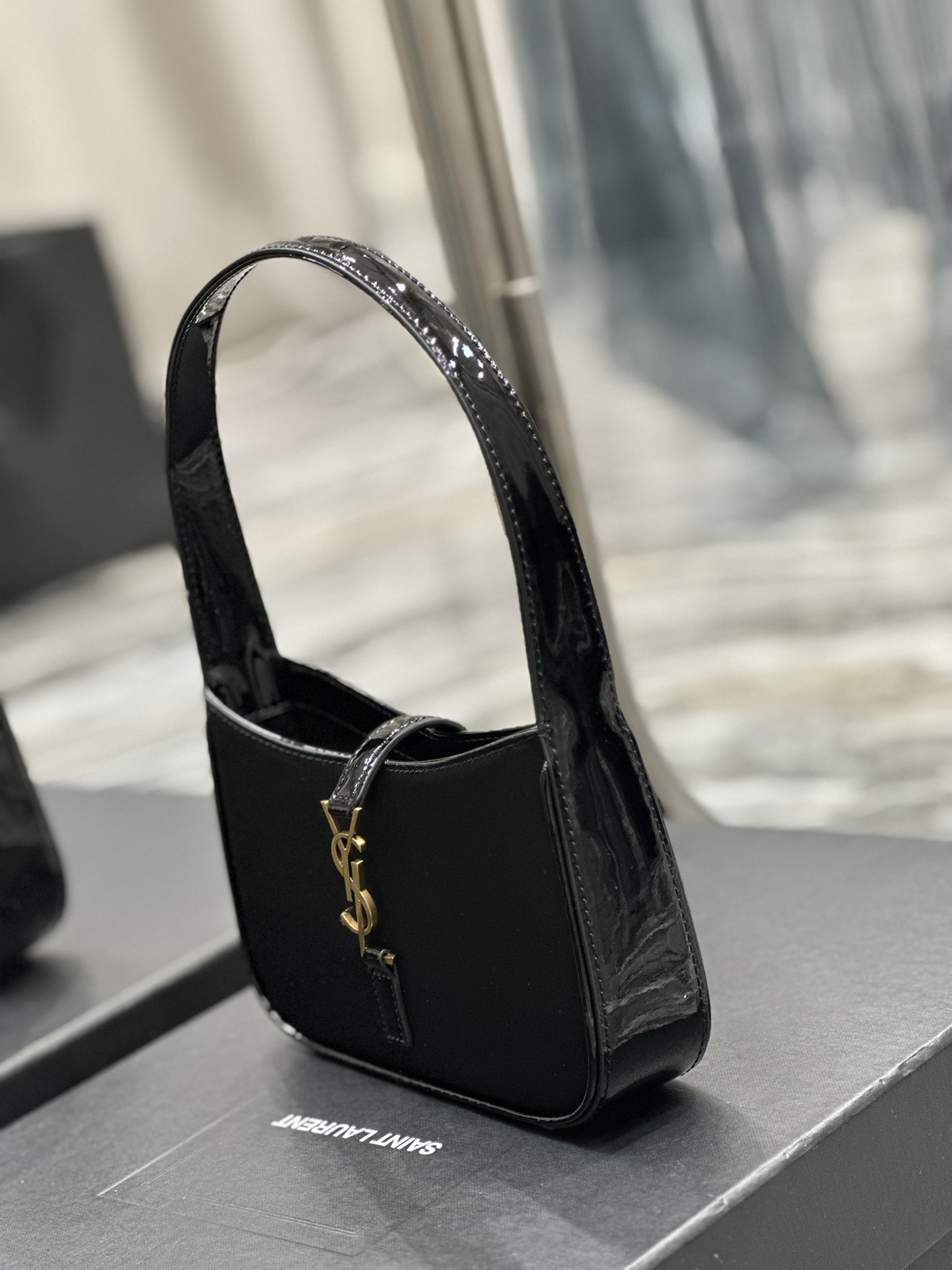 Sa1nt Lau*nt Le 5 A 7 Mini Black For Women 7.5in/19cm