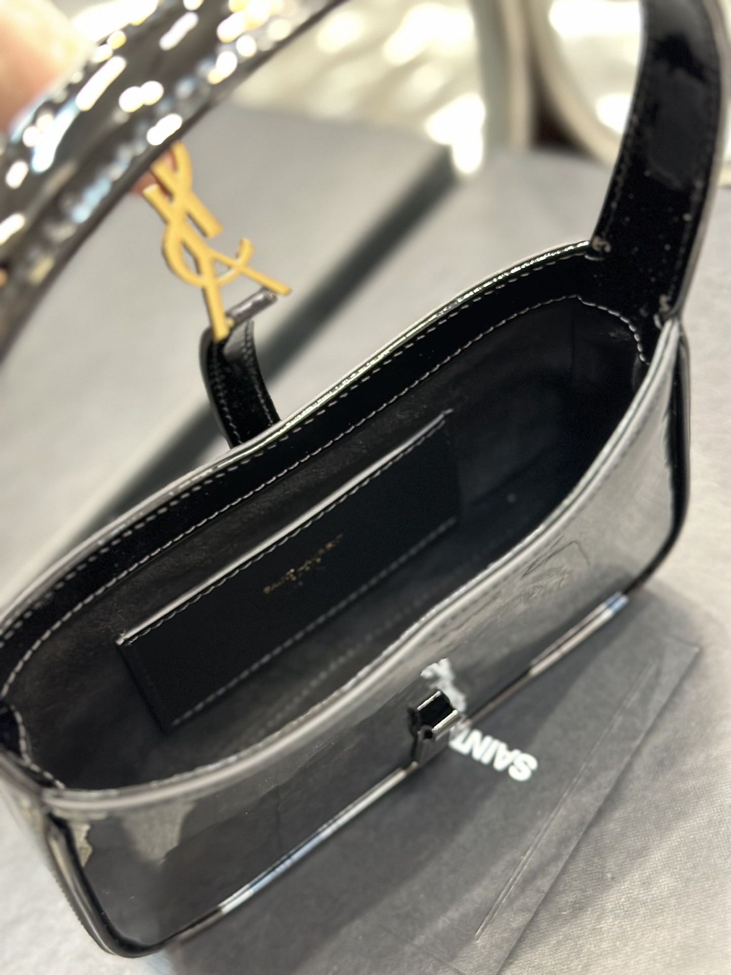 Sa1nt Lau*nt Le 5 A 7 Mini Black For Women 7.5in/19cm 7103180UF0W1000