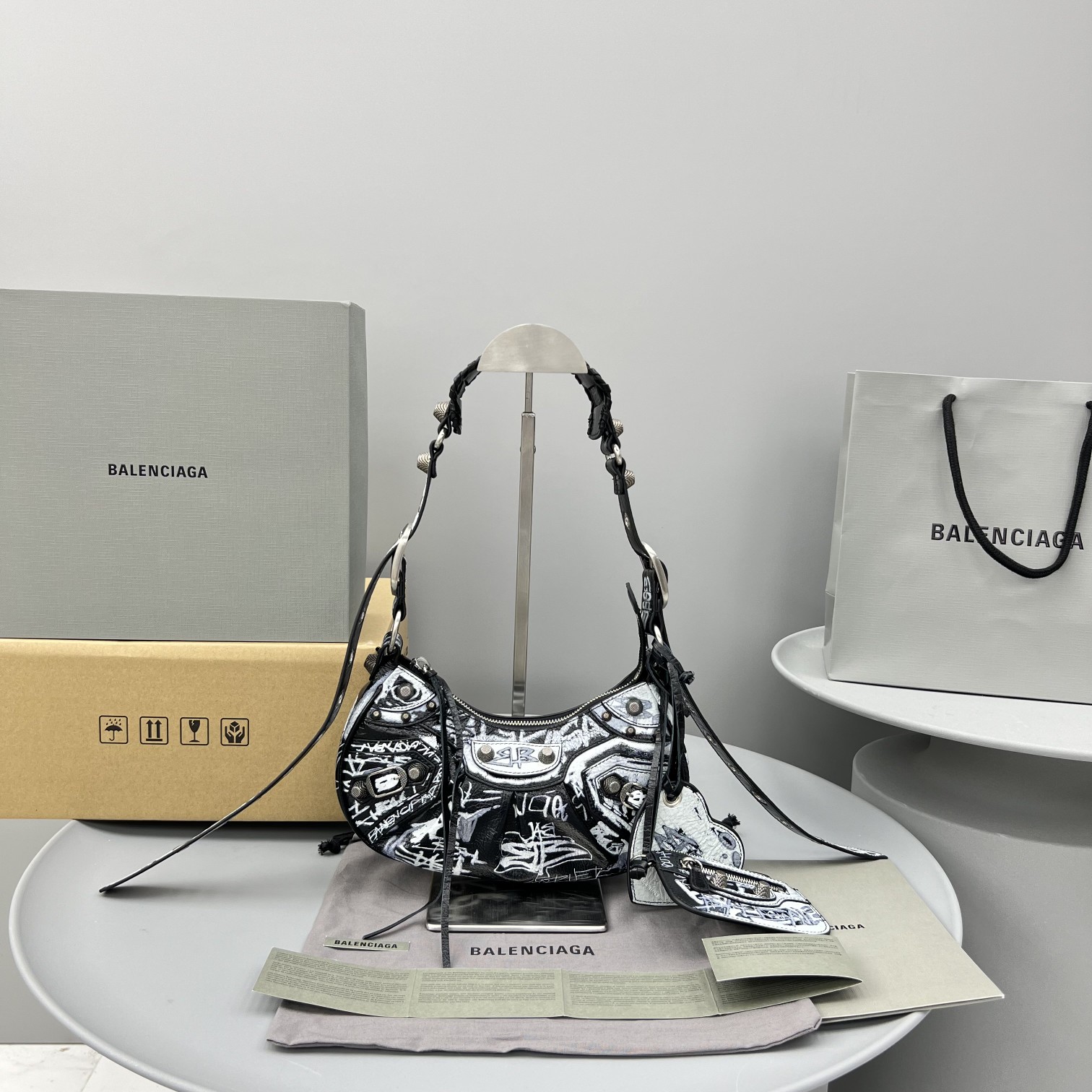 Ba1en*iaga Le Cagole XS Shoulder Bag Black/White For Women‎ 10.2in/25.9cm