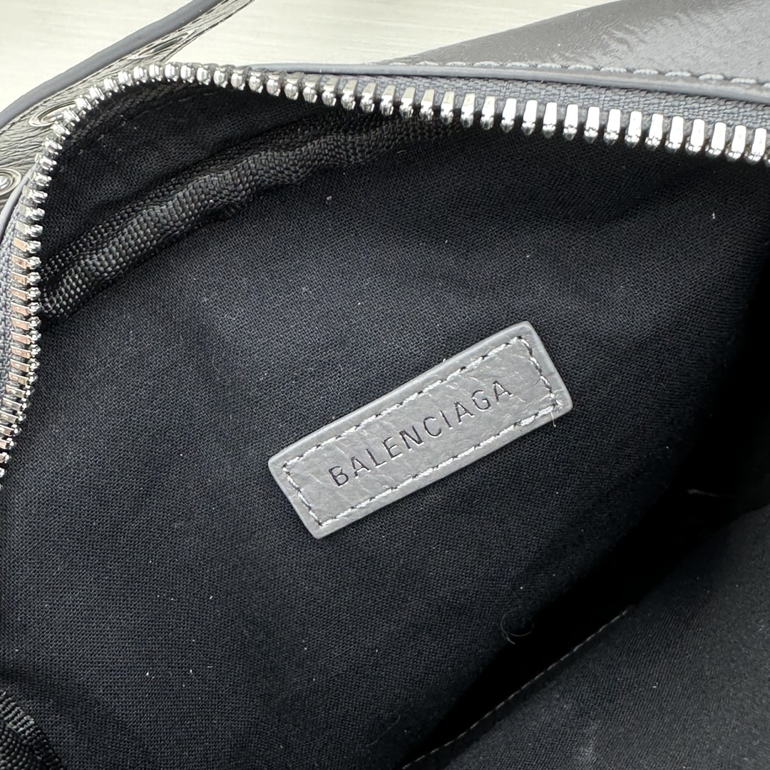 Ba1en*iaga Le Cagole Crossbody Bag Black/Grey For Women 7.8in/19.8cm