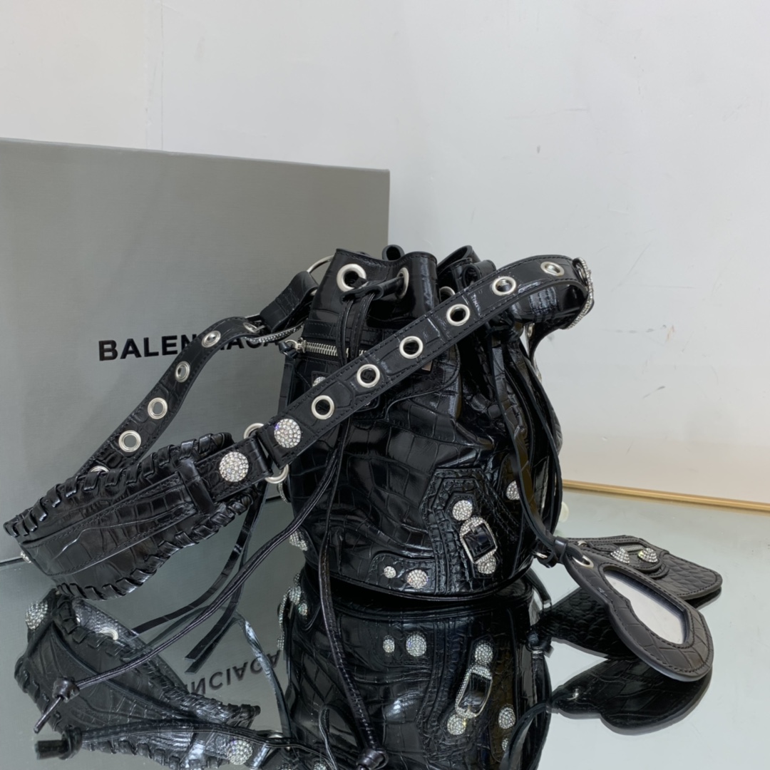 Ba1en*iaga Le Cagole XS Bucket Bag Black For Women 7.8in/19.8cm