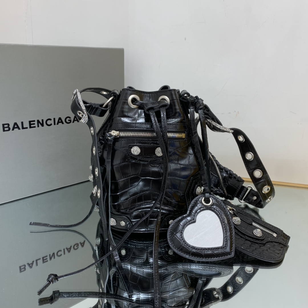 Ba1en*iaga Le Cagole XS Bucket Bag Black For Women 7.8in/19.8cm