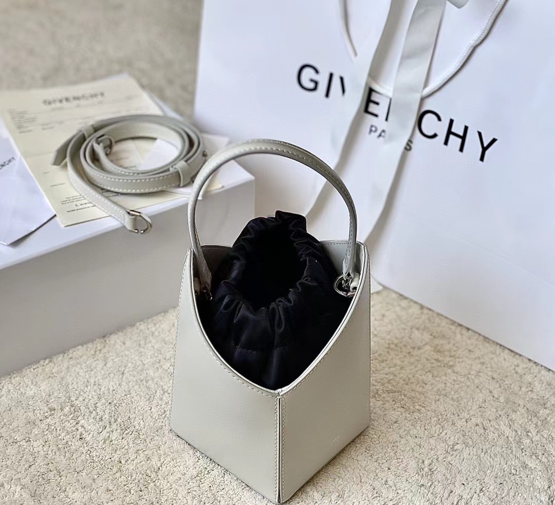 Givenchy Mini Cut Out Bucket Bag Black/White For Women 6.3in/16cm BB50NRB1GV 001