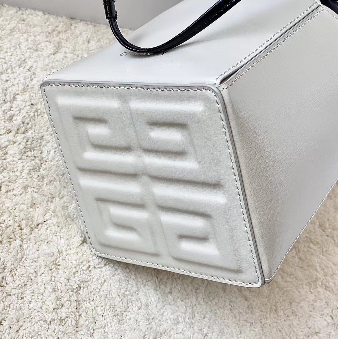 Givenchy Mini Cut Out Bucket Bag Black/White For Women 6.3in/16cm BB50NRB1GV 001