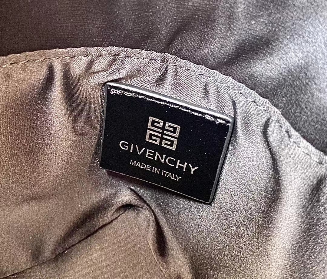 Givenchy Mini Cut Out Bucket Bag Black/White For Women 6.3in/16cm BB50NRB1GV 001