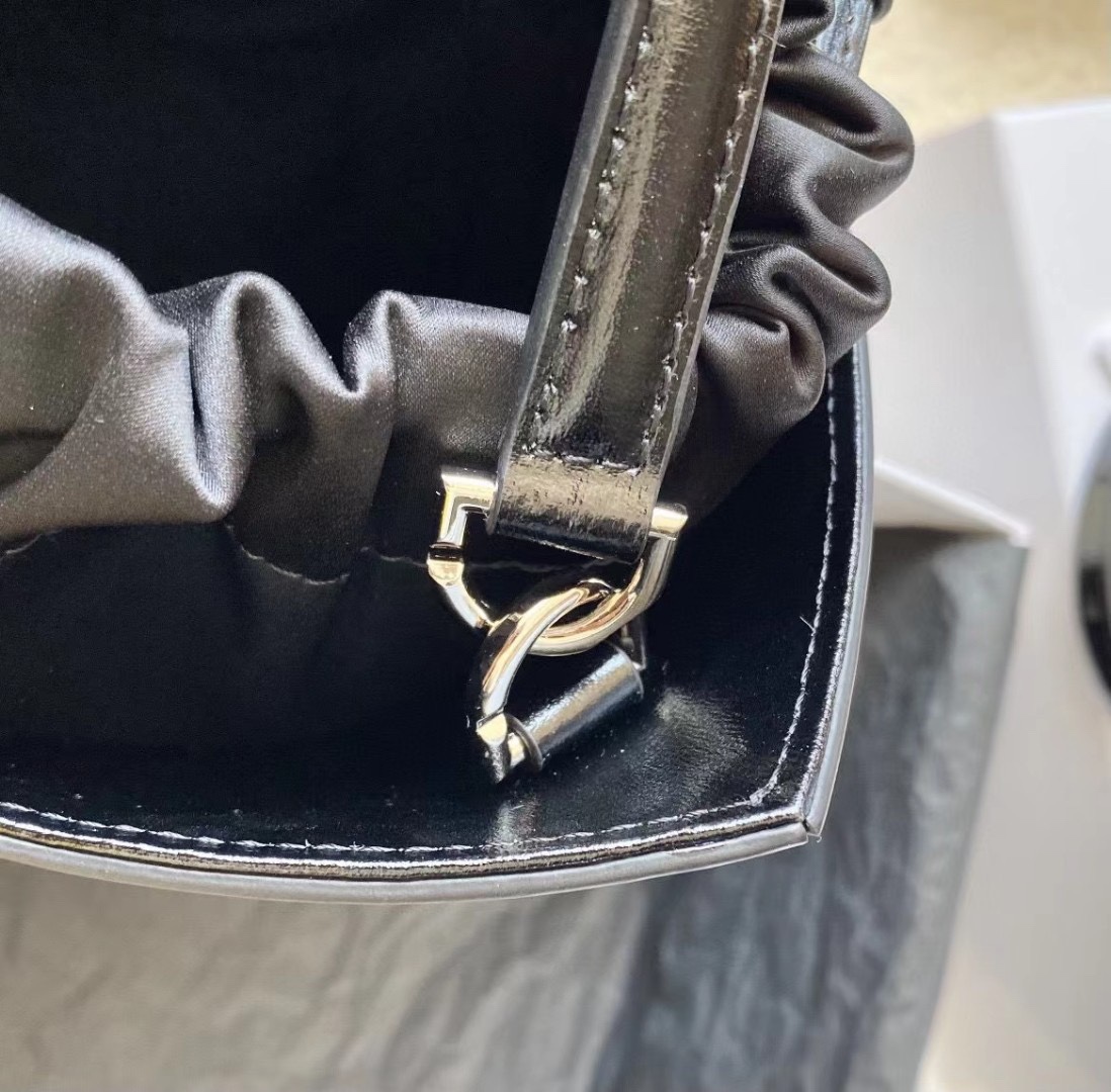 Givenchy Mini Cut Out Bucket Bag Black/White For Women 6.3in/16cm BB50NRB1GV 001