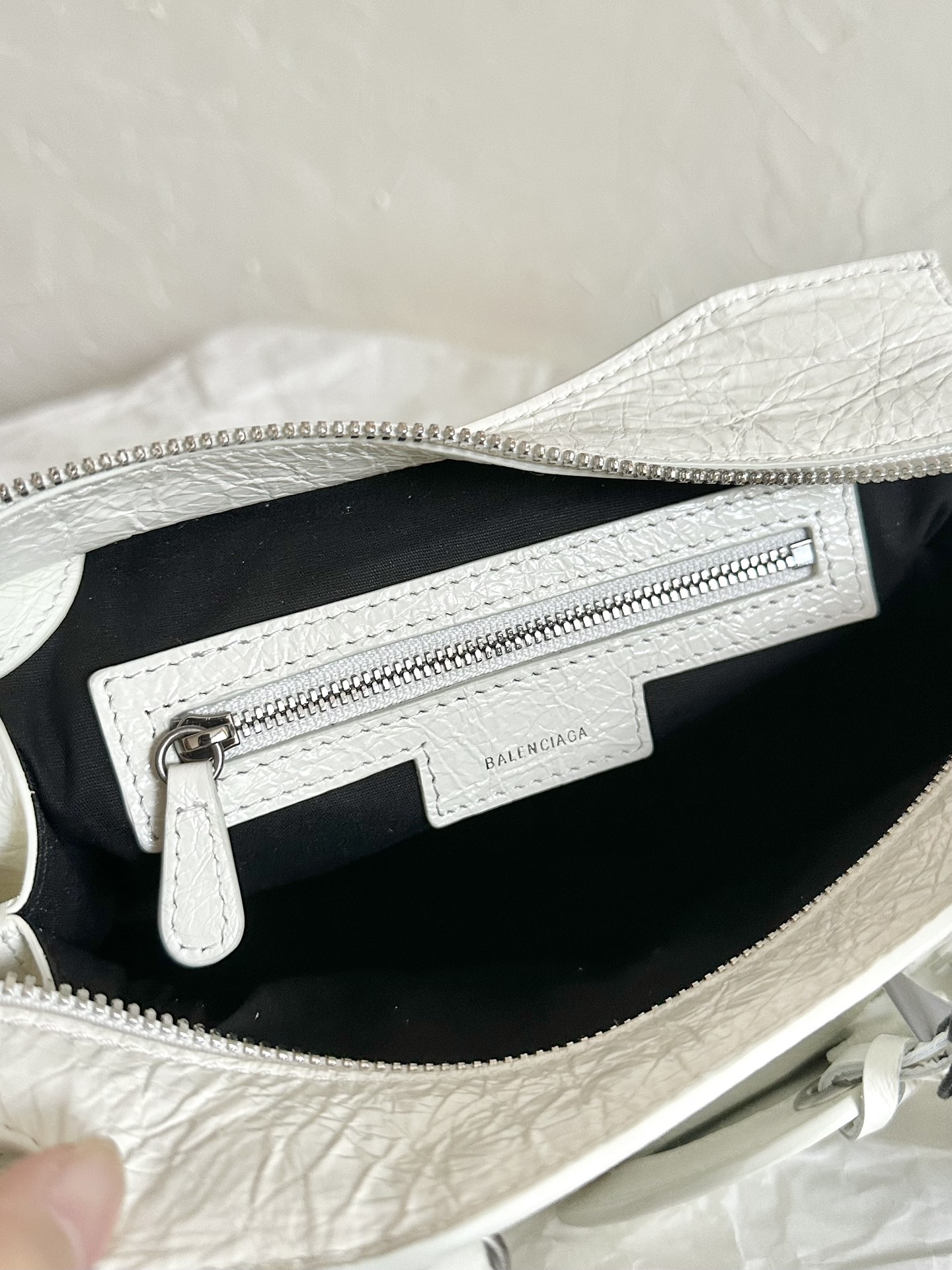 Ba1en*iaga Neo Cagole City Small Handbag White/Silver For Women 10.5in/27cm 222342F046015