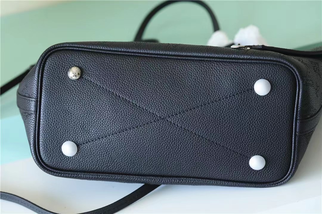 L0vis Vvtt0n Neverfull MM Black For Women 12.2in/31cm