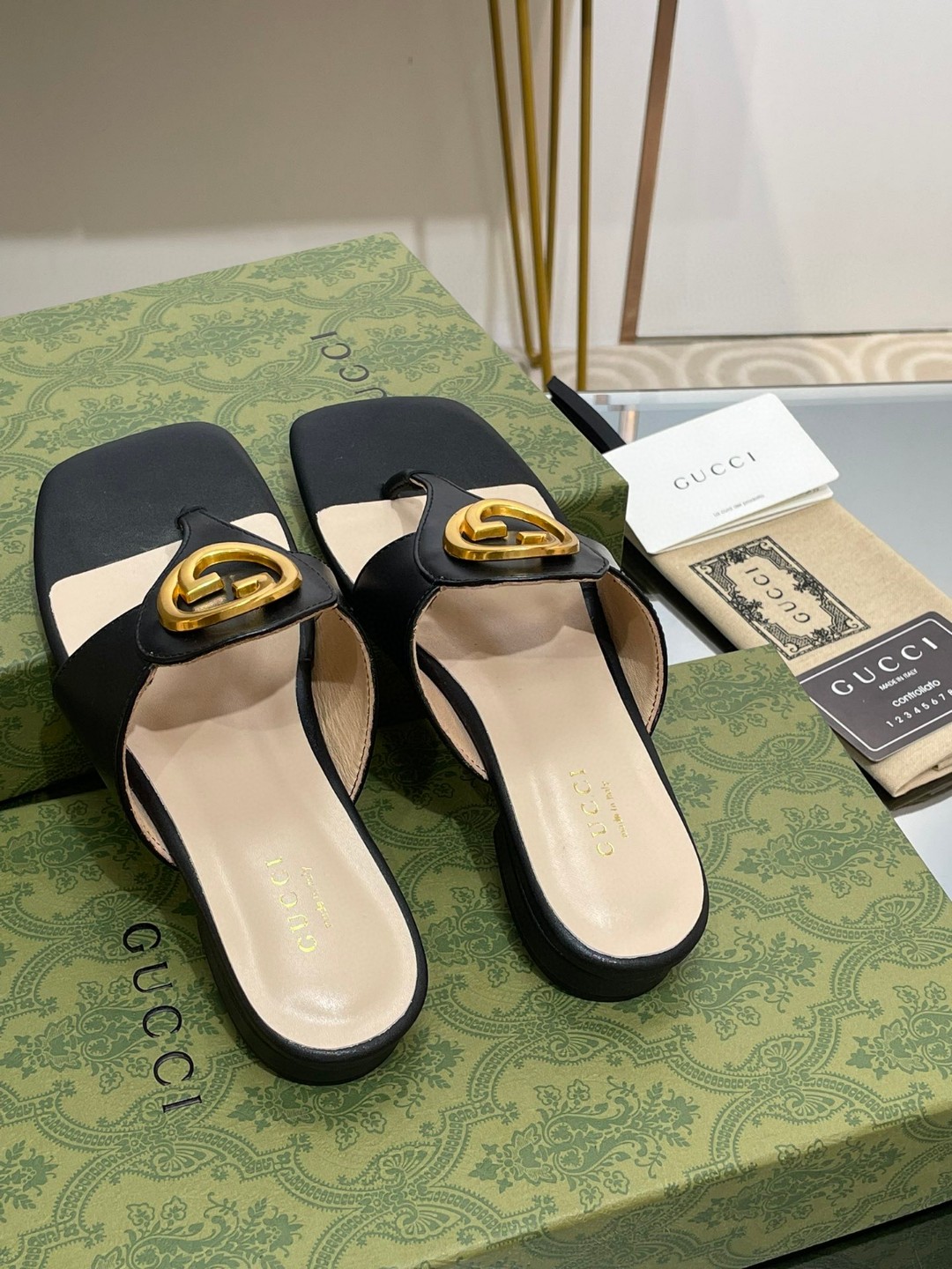 Gvc*1 Blondie Thong Sandal Black For Women 739048 C9D00 1000