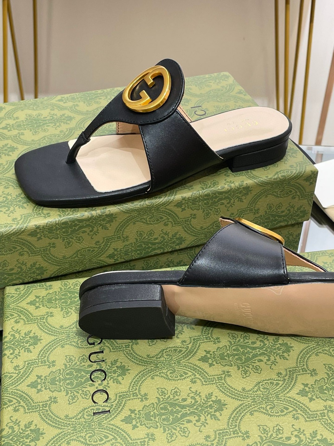 Gvc*1 Blondie Thong Sandal Black For Women 739048 C9D00 1000