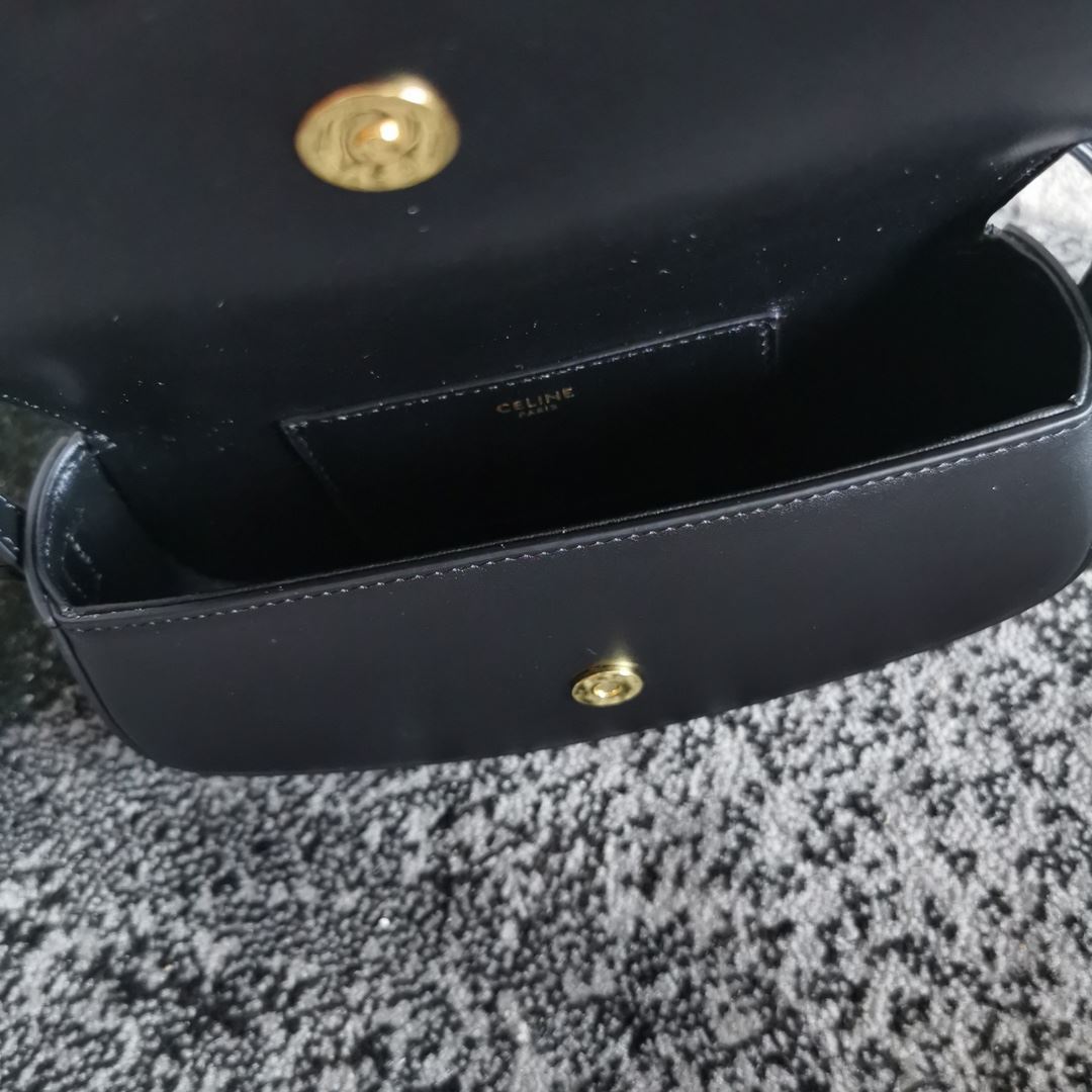Ce1i*e Clutch On Strap Tabou In Triomphe Smooth White/Brown/Black For Women 7in/18cm 10I593DQ1.01CK