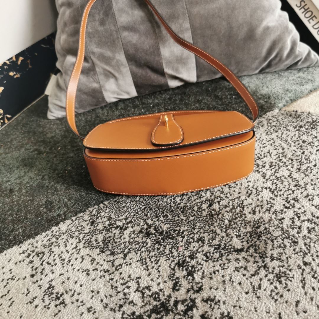Ce1i*e Clutch On Strap Tabou In Triomphe Smooth White/Brown/Black For Women 7in/18cm 10I593DQ1.01CK