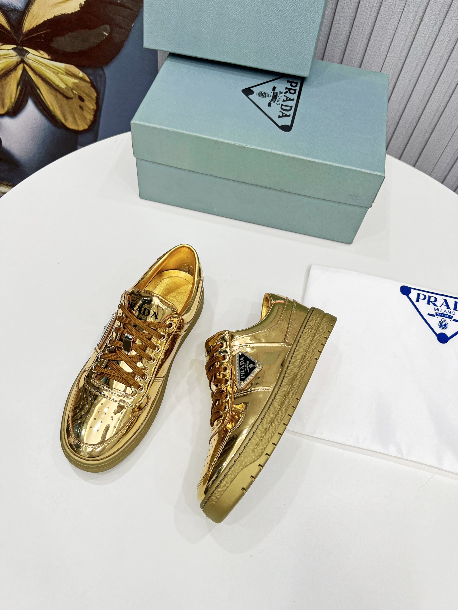Pra*a Downtown Metallic Sneakers Gold Tone For Women 1.2 in/ 3 cm 1E792M_3AU1_F0522_F_030