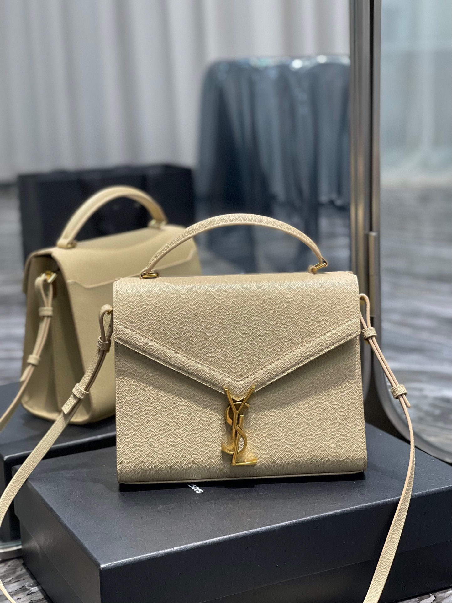 Sa1nt Lau*nt Cassandra Medium Top Handle Bag Black/Burgundy/Green/Grey/Light Yellow For Women‎ 9.6in/24.5cm 6239310SX0W2045