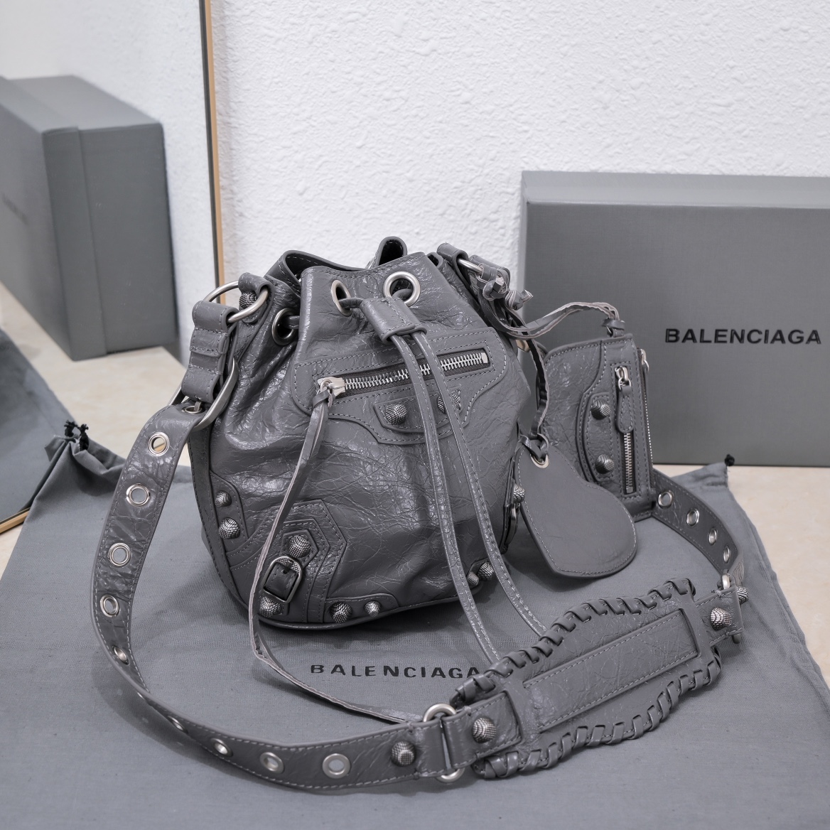 Ba1en*iaga Le Cagole Xs Bucket Bag White/Black/Light Black/Grey/Light Grey For Women 7.8in/20 cm 7024311VG9Y9104