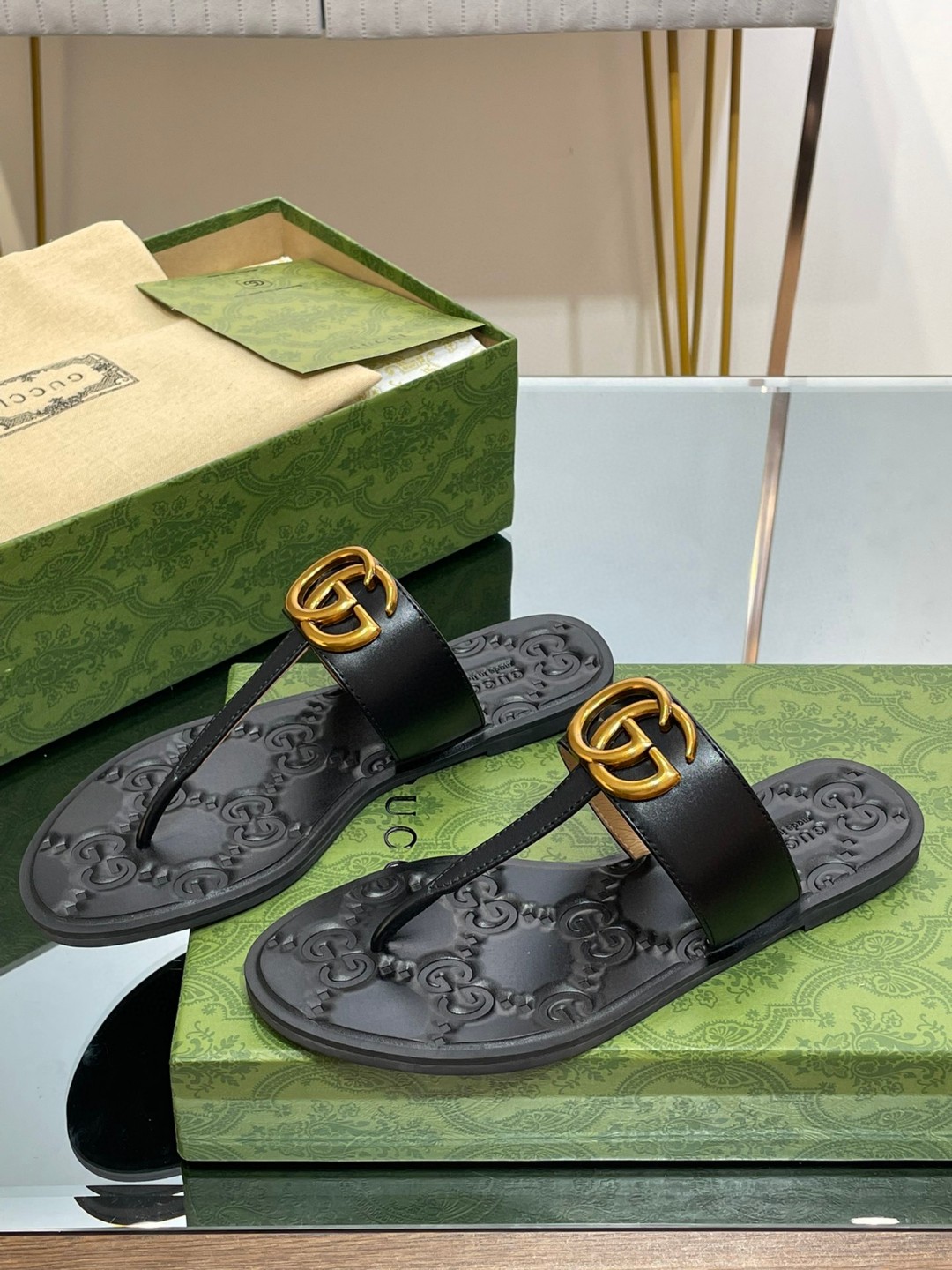 Gvc*1 Thong Sandal With Double G Black For Women 