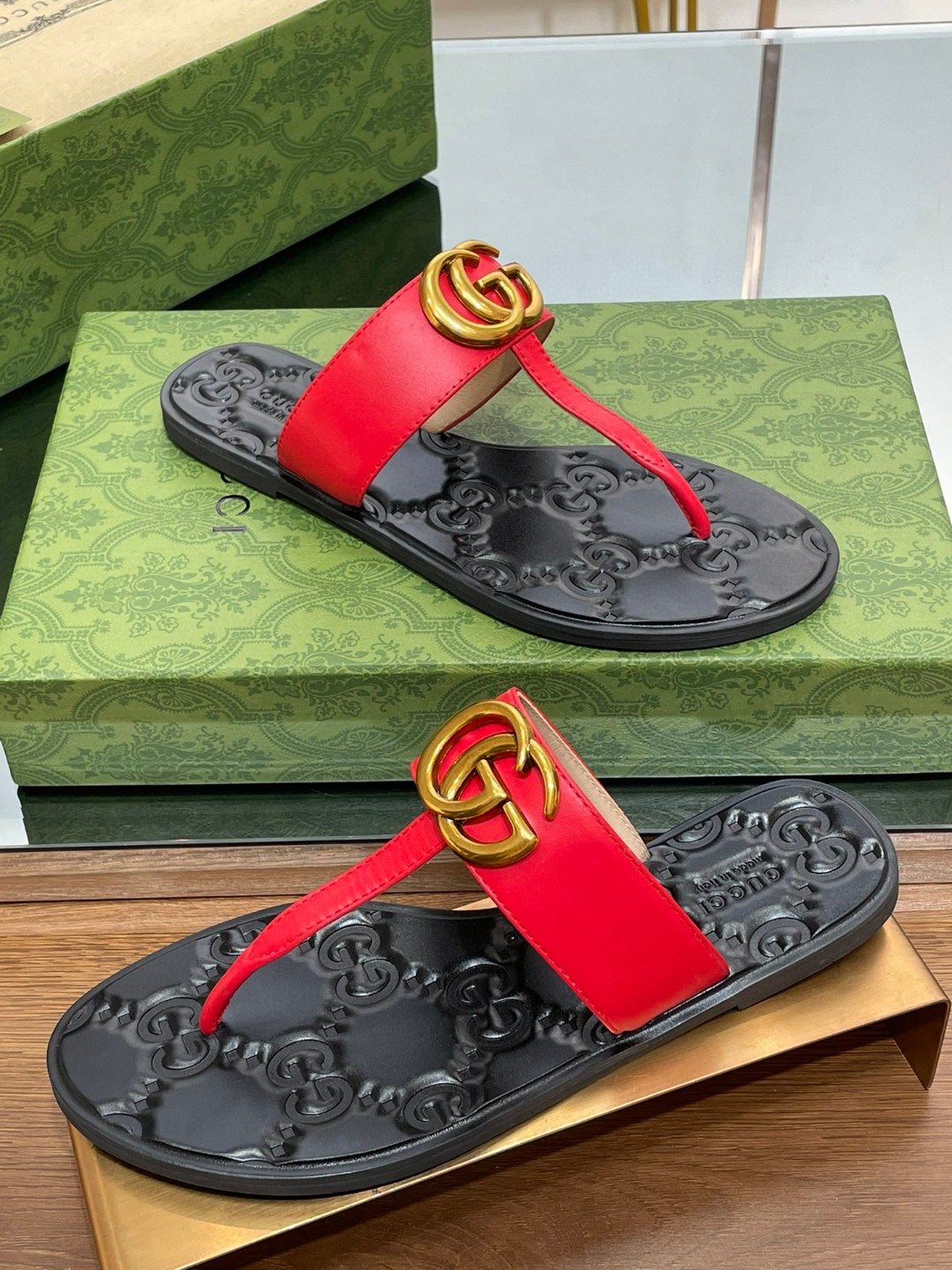 Gvc*1 Thong Sandal With Double G Red For Women 
