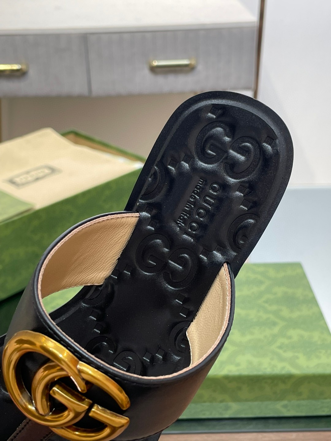 Gvc*1 Thong Sandal With Double G Black For Women 