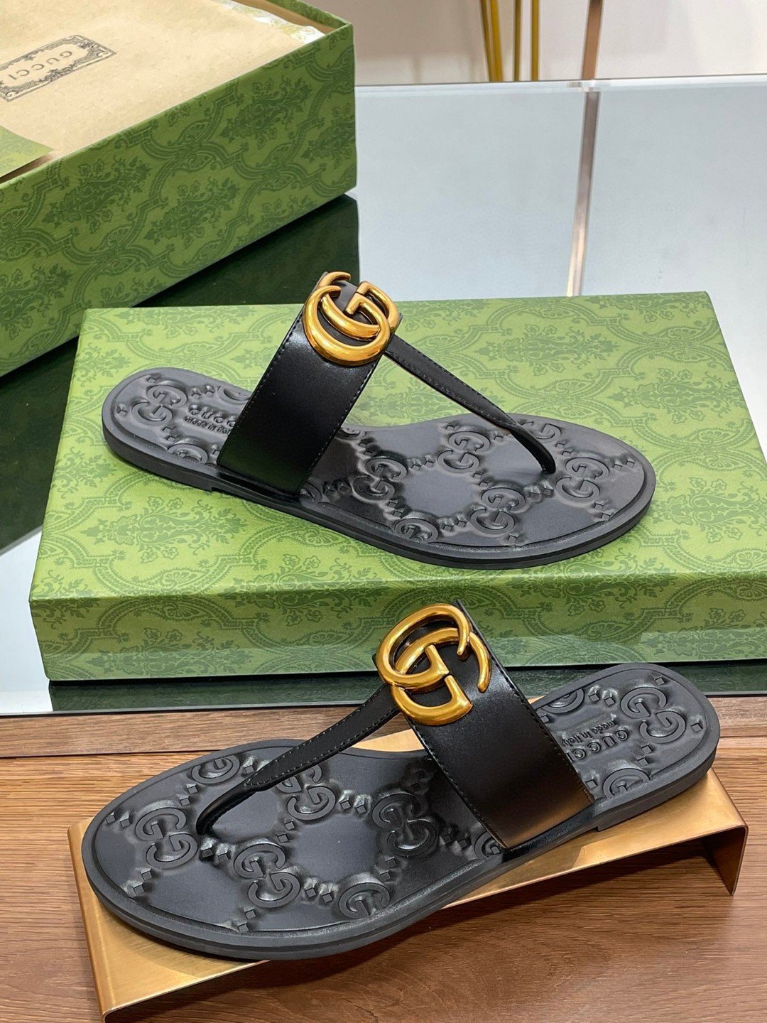Gvc*1 Thong Sandal With Double G Black For Women 