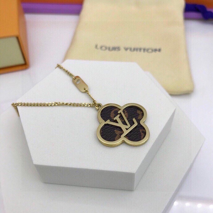L0vis Vvtt0n Black Four Petal Flower Necklace Gold Tone For Women