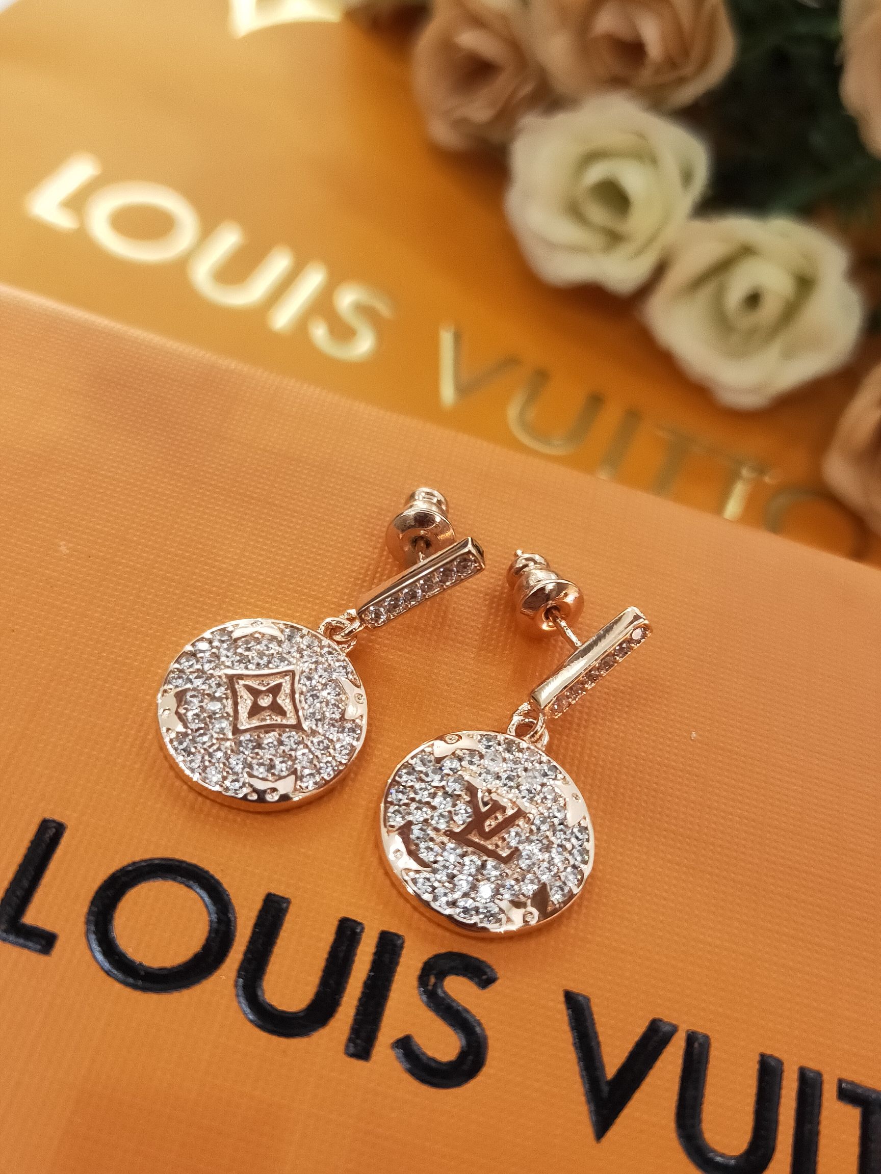 L0vis Vvtt0n Color Blossom Earrings Pink Gold Tone For Women
