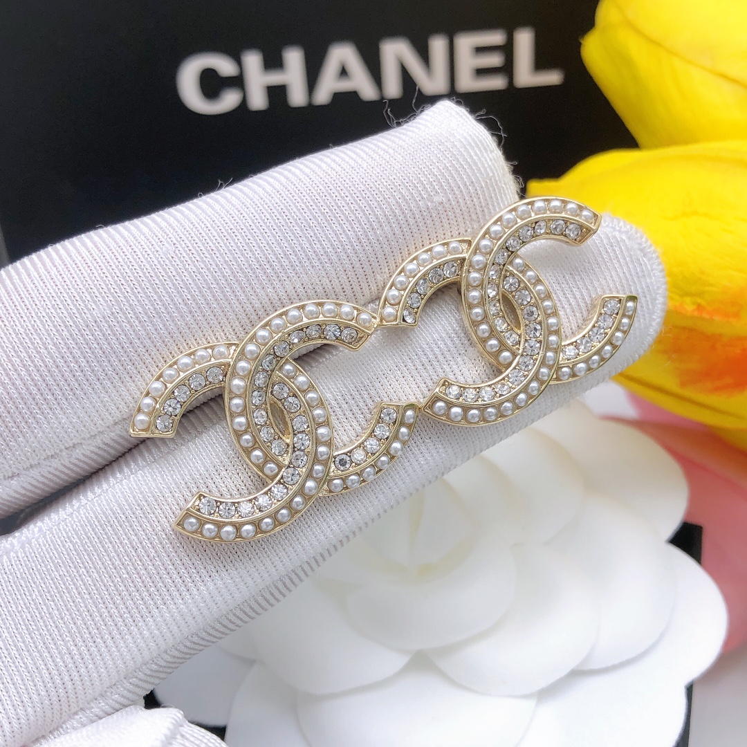 Ch**el Crystal CC Stud Earrings Gold For Women