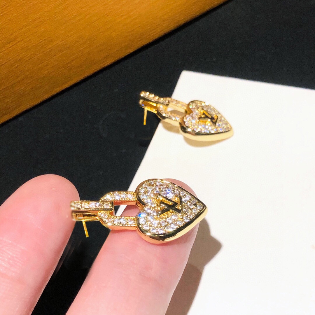 L0vis Vvtt0n Dangling Heart Earrings Gold Tone For Women