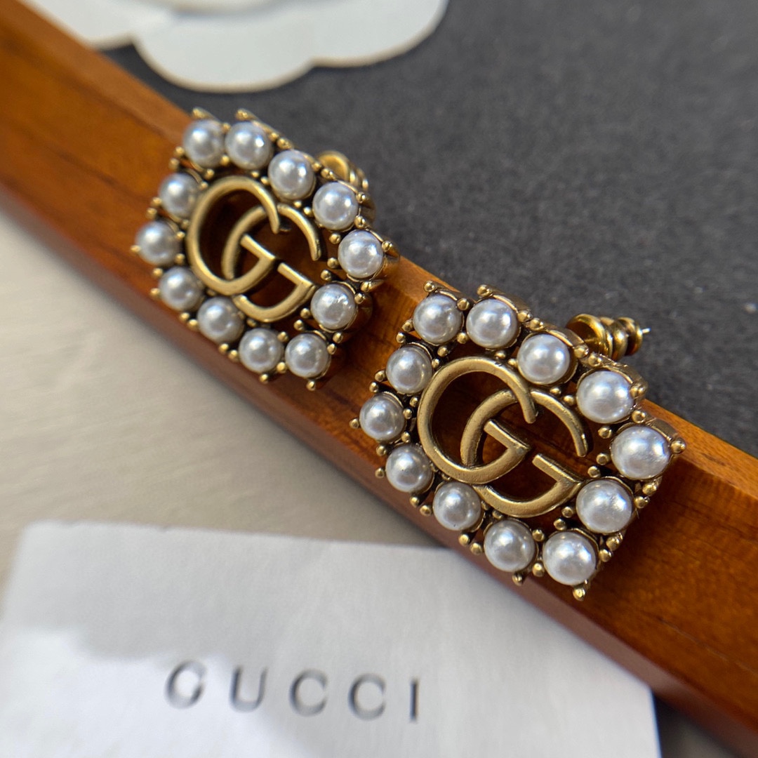 Gvc*1 Double G Earrings White For Women